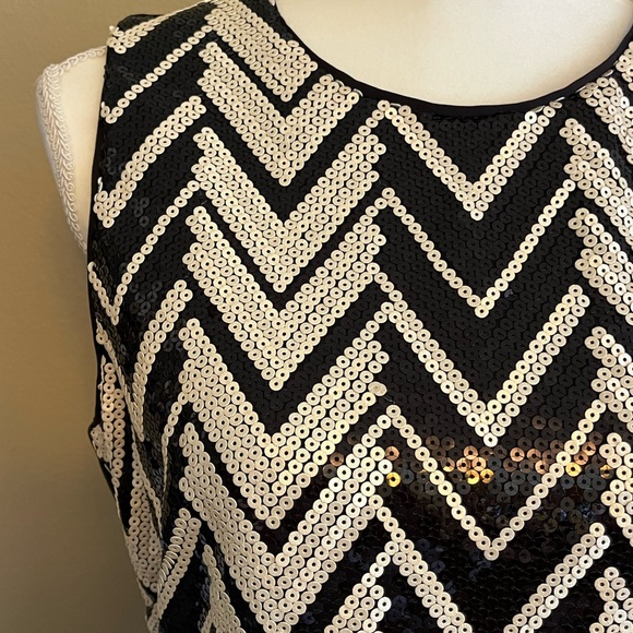 Vince Camuto sequin shift style dress - Picture 2 of 8
